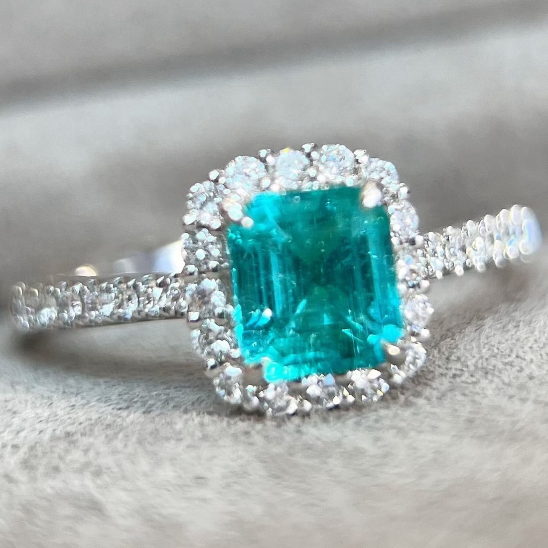 14k Gold 1.22 Ctw Natural Paraiba Tourmaline & Diamond Ring - 2