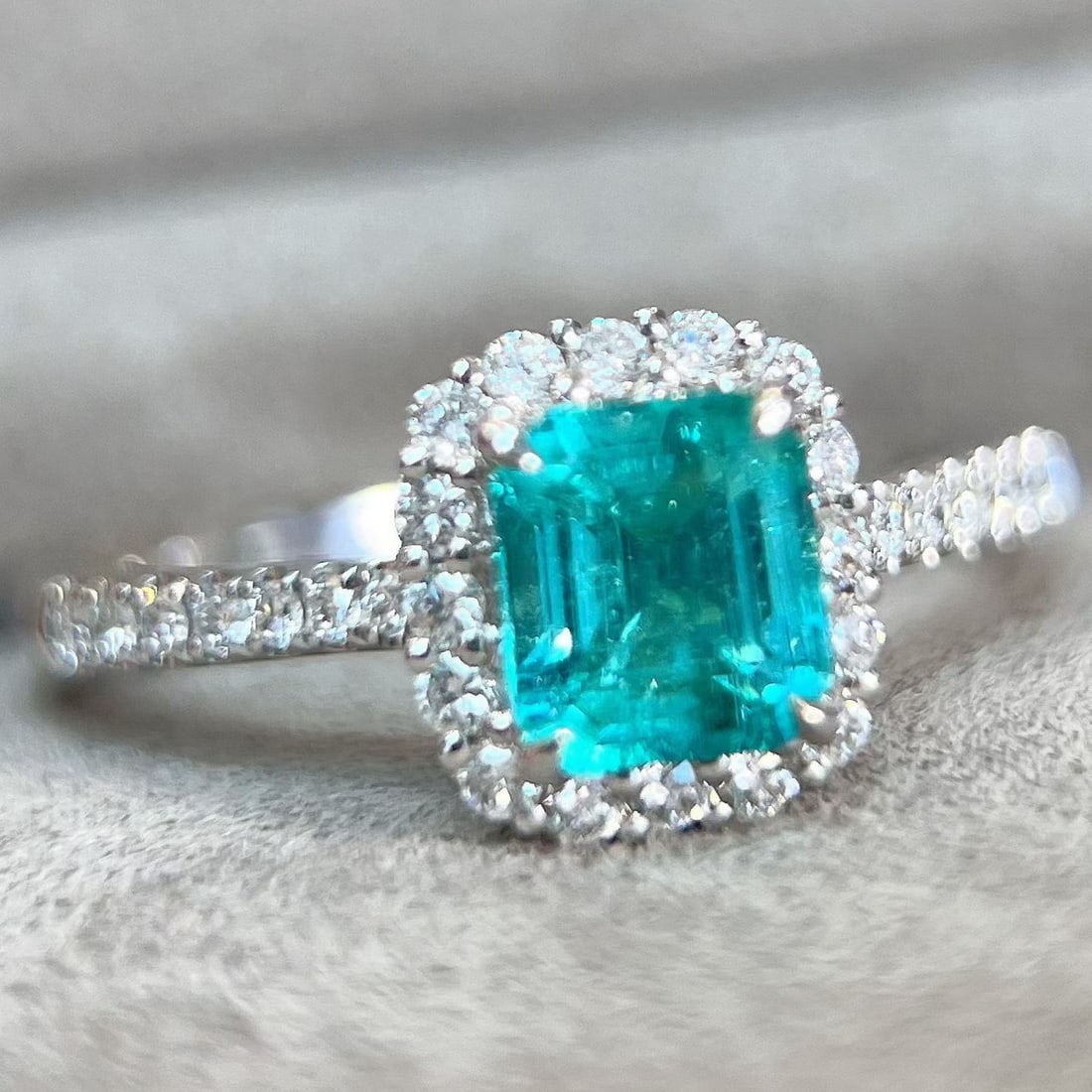 14k Gold 1.22 Ctw Natural Paraiba Tourmaline & Diamond Ring - 3