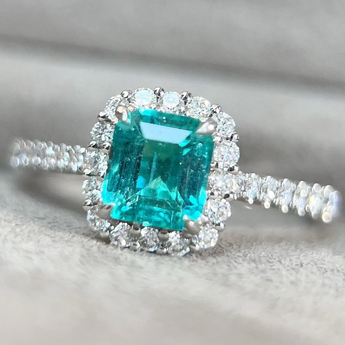14k Gold 1.22 Ctw Natural Paraiba Tourmaline & Diamond Ring - 5