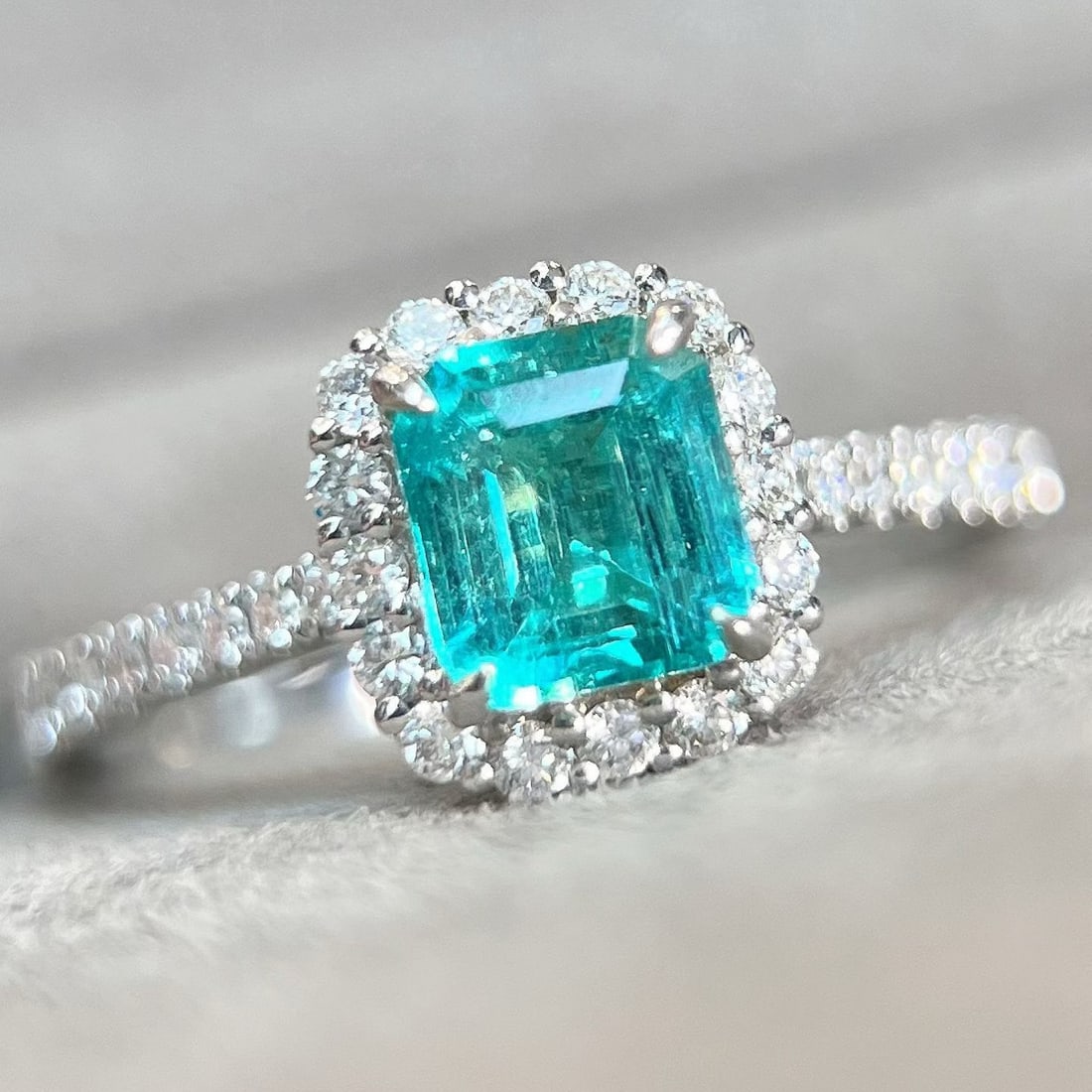 14k Gold 1.22 Ctw Natural Paraiba Tourmaline & Diamond Ring - 6