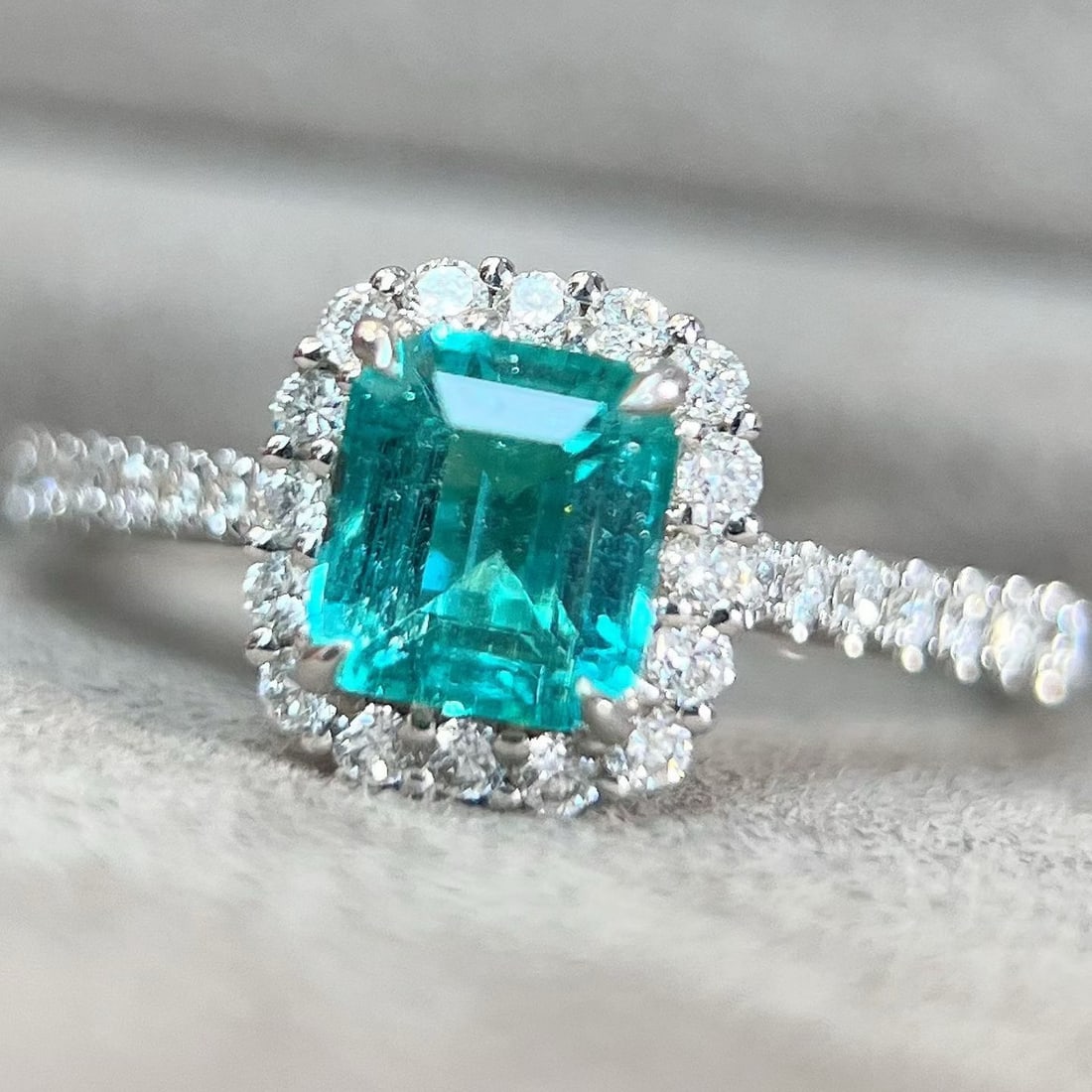 14k Gold 1.22 Ctw Natural Paraiba Tourmaline & Diamond Ring - 7
