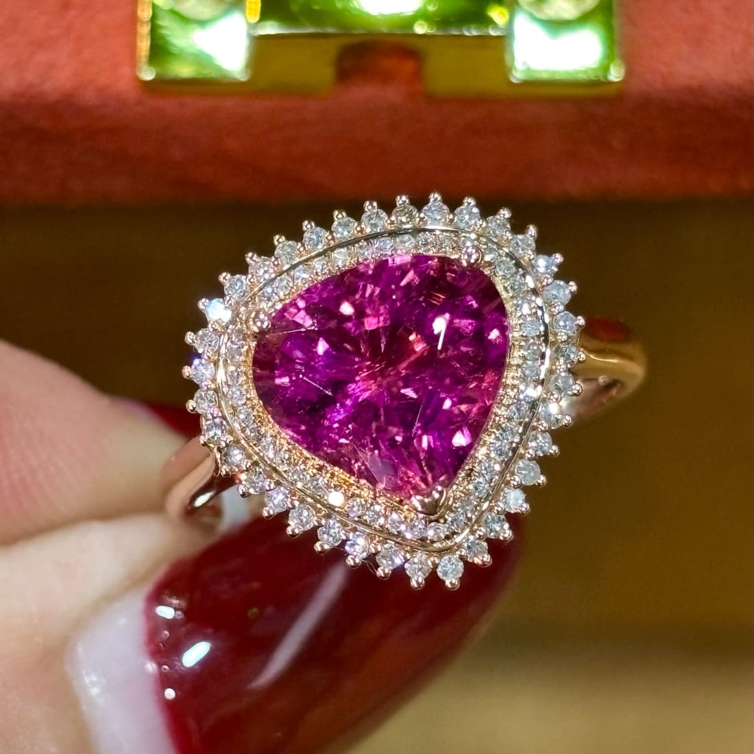 14k Gold 2.75 Ct Natural Tourmaline & Diamond Ring: Ref:231170252 // gold content:14k gold // ring size:7. 25us // // main gemstone:tourmaline // shape:pear // carat weight:2. 75ct // color:red // treatment:natural // // adjacent gemstone 2 : diamond