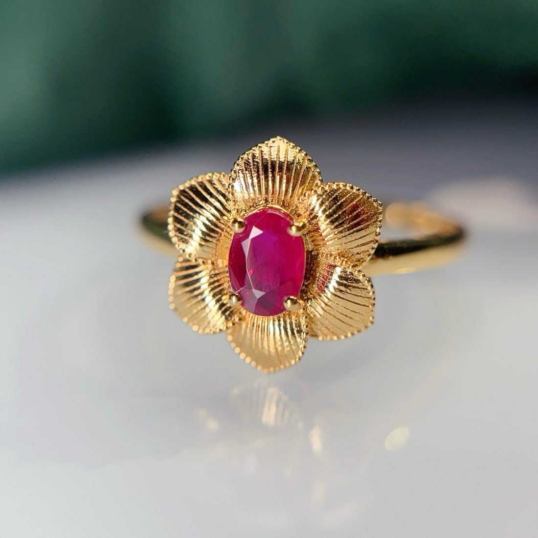 14k Gold 0.60 Ct Natural Ruby & Flowers Ring - 5