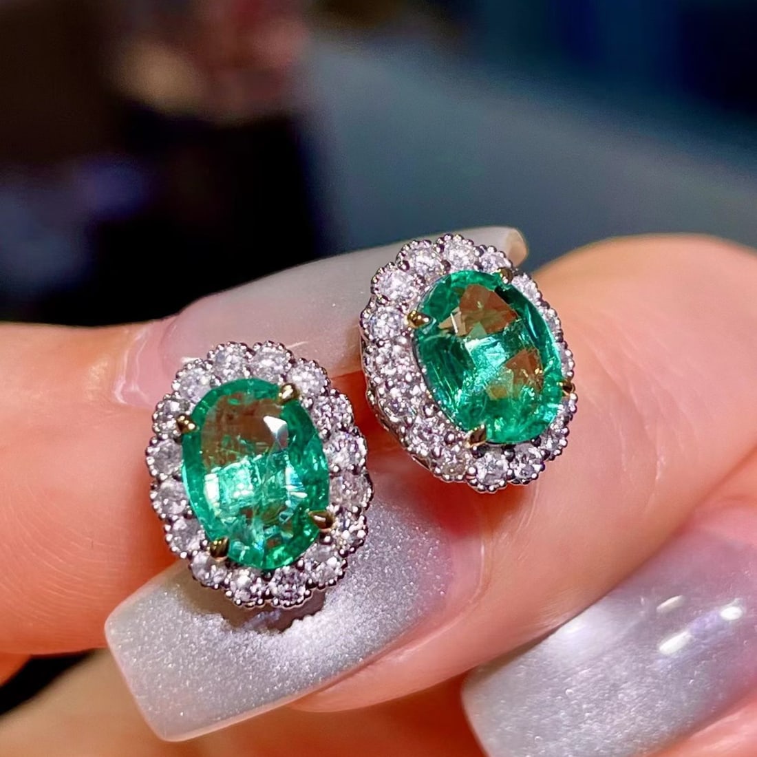 14k Gold 2.65 Ctw Natural Emerald & Diamond Earrings - 2