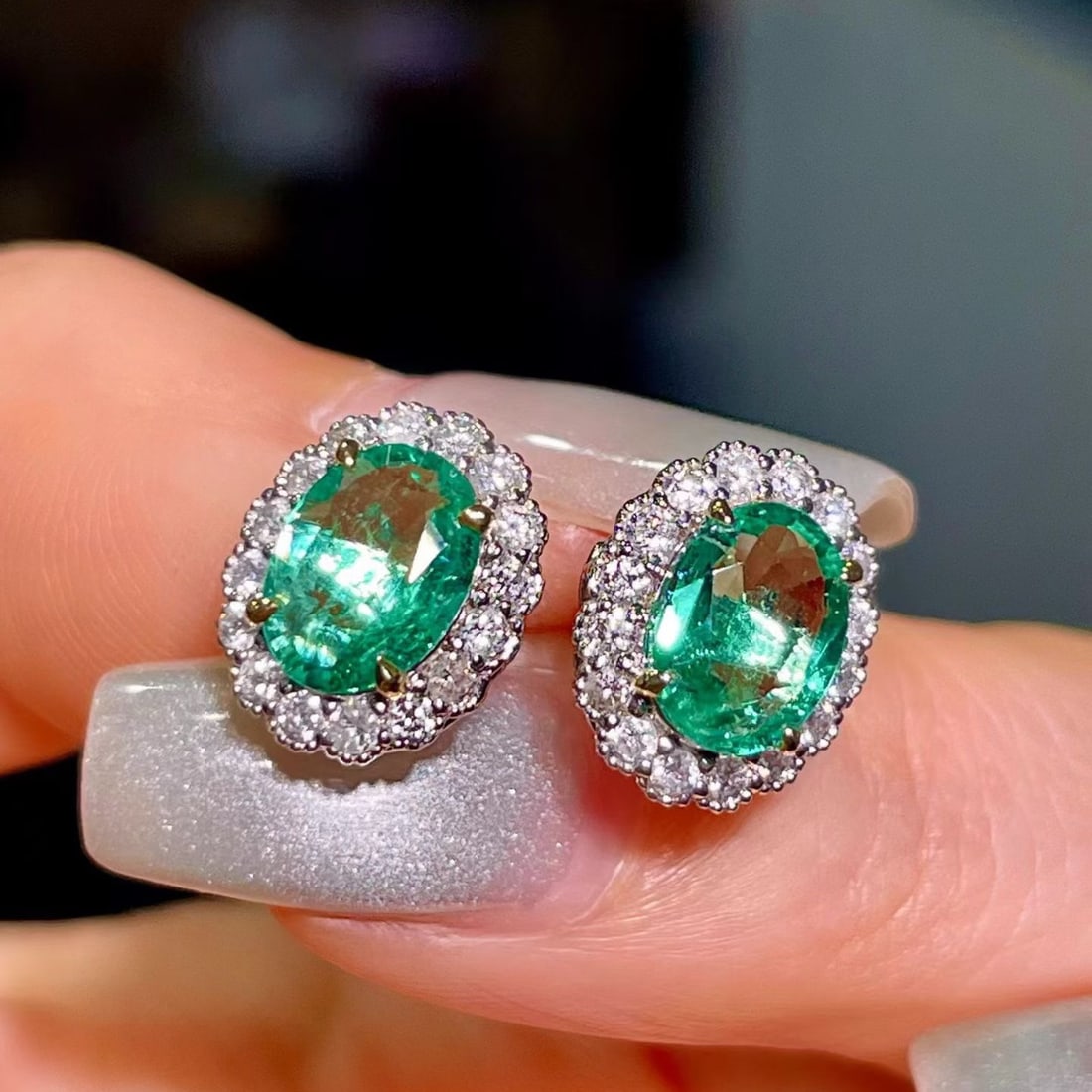 14k Gold 2.65 Ctw Natural Emerald & Diamond Earrings - 3