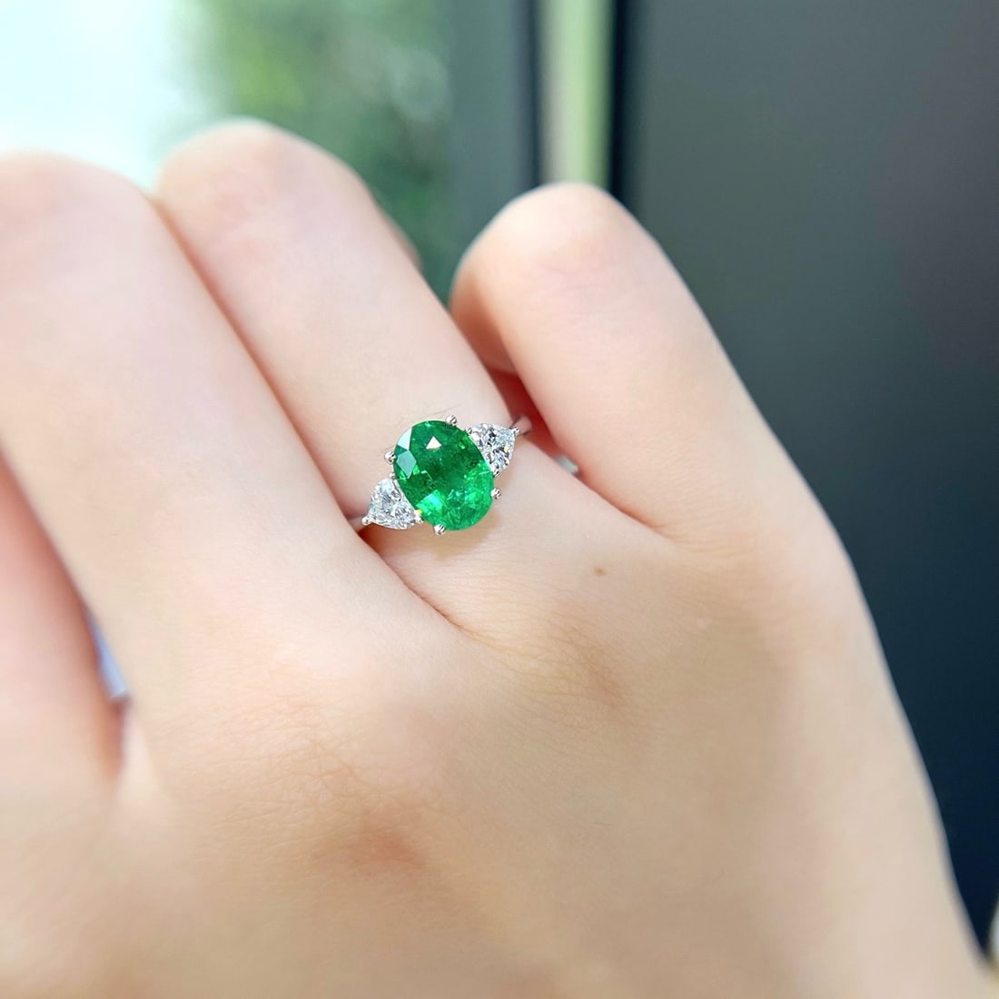 14k Gold 2.04 Ctw Vivid Green Natural Emerald & Diamond Ring - 3