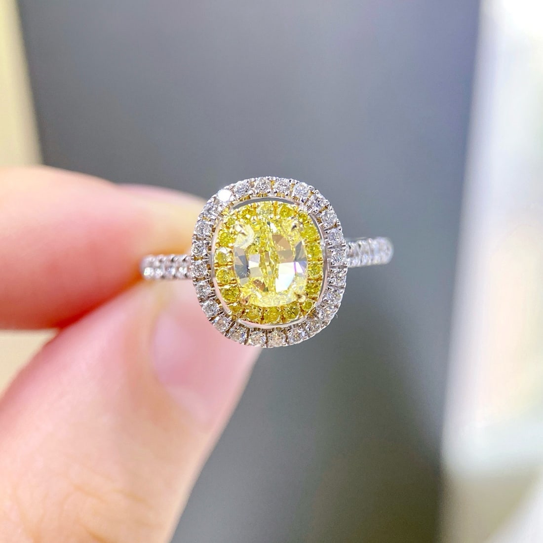 14k Gold 1.50 Ctw Natural Yellow Diamond & Diamond Ring: Ref:231170271 // gold content:14k gold // ring size:7. 25us // // main gemstone:yellow diamond // shape:cushion // carat weight:1. 00ct // color:yellow // treatment:natural // // adjacent gemstone 2