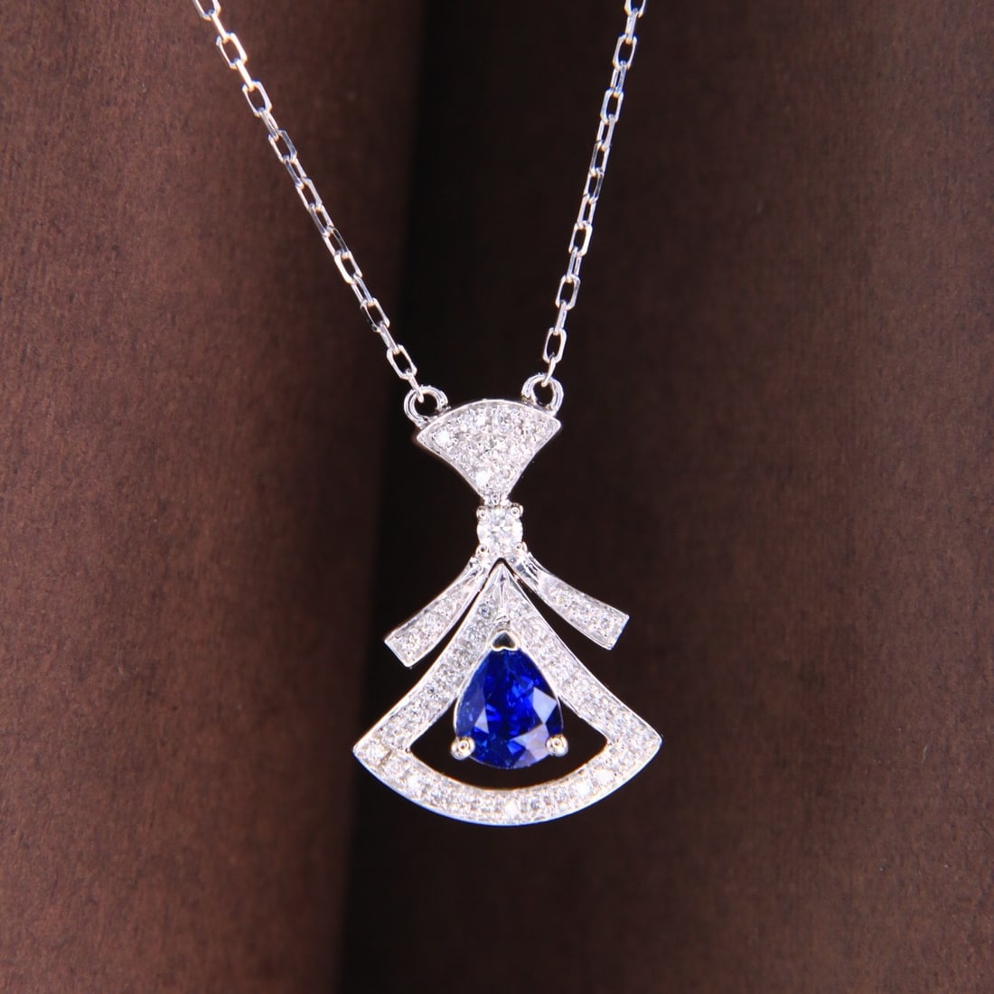 14k Gold 0.58 Ctw Vivid Blue Natural Sapphire & Diamond Necklace - 4