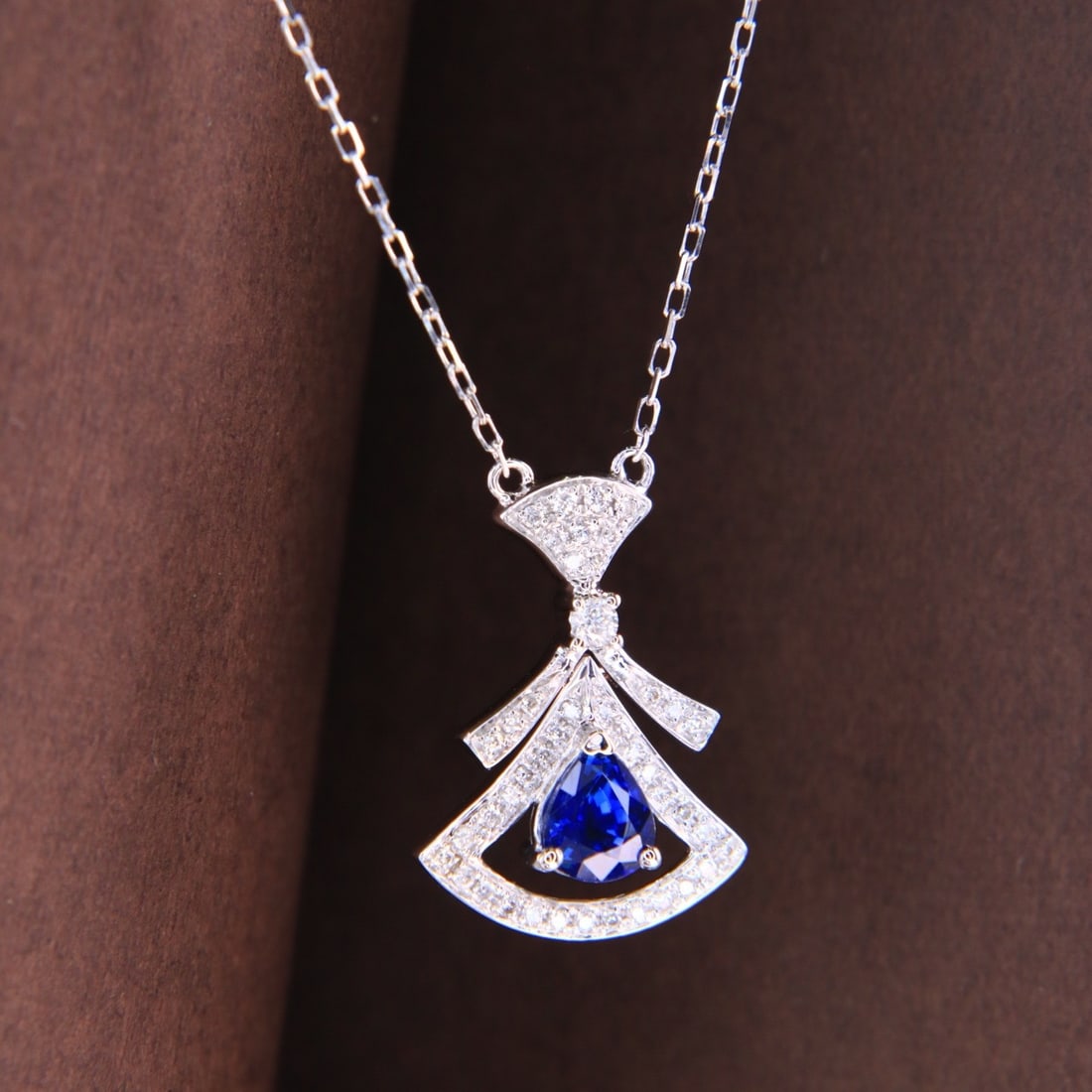 14k Gold 0.58 Ctw Vivid Blue Natural Sapphire & Diamond Necklace - 5