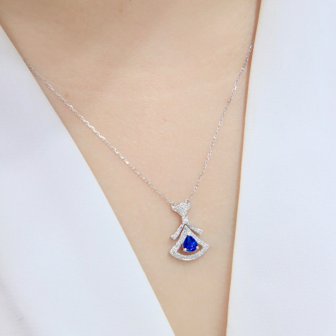 14k Gold 0.58 Ctw Vivid Blue Natural Sapphire & Diamond Necklace - 6