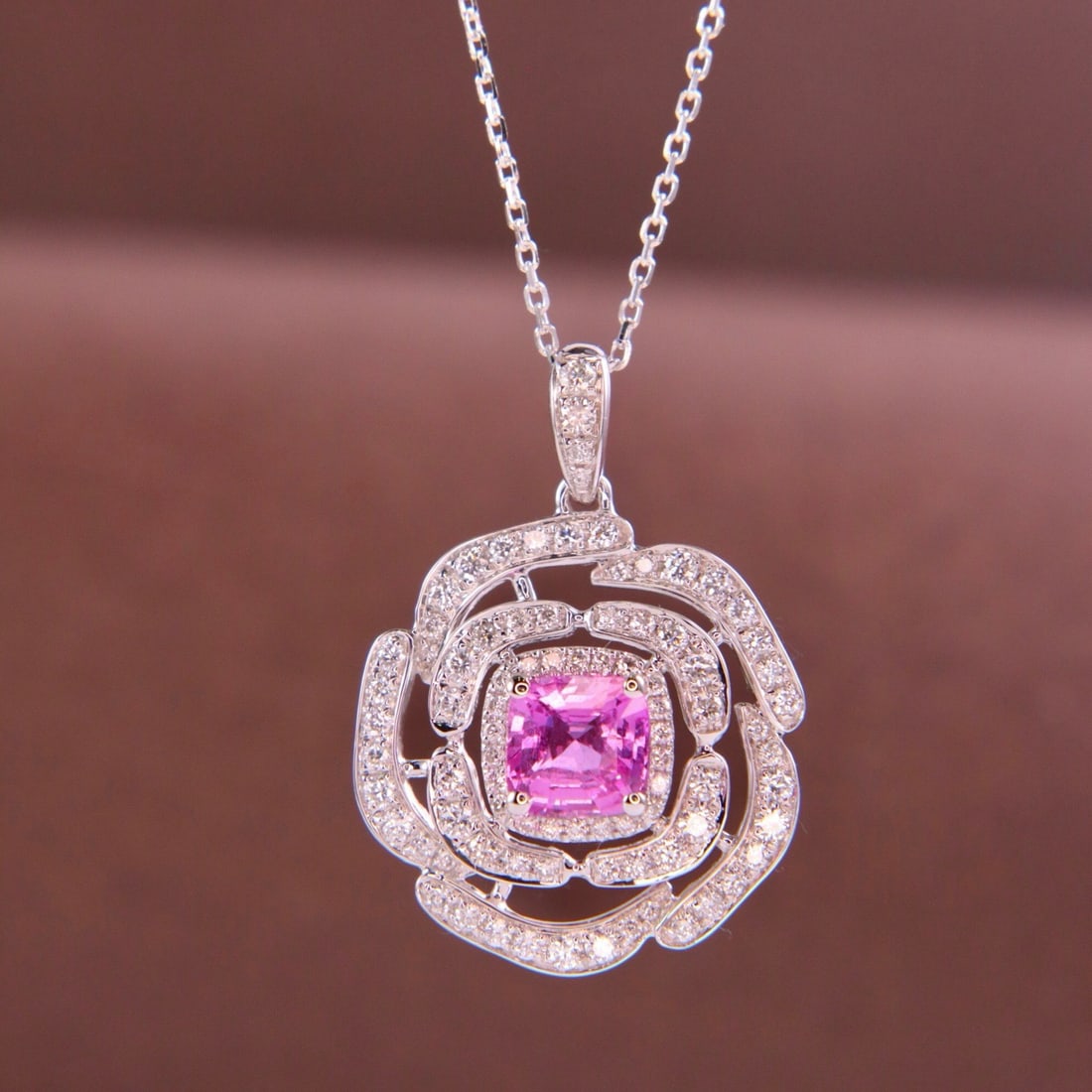 14k Gold 1.46 Ctw Natural Sapphire & Diamond & Flowers Necklace: Ref:231170292 // gold content:14k gold // main gemstone:sapphire // shape:cushion // carat weight:1. 02ct // color:pink // treatment:natural // // adjacent gemstone 2 : diamond // shape:round //