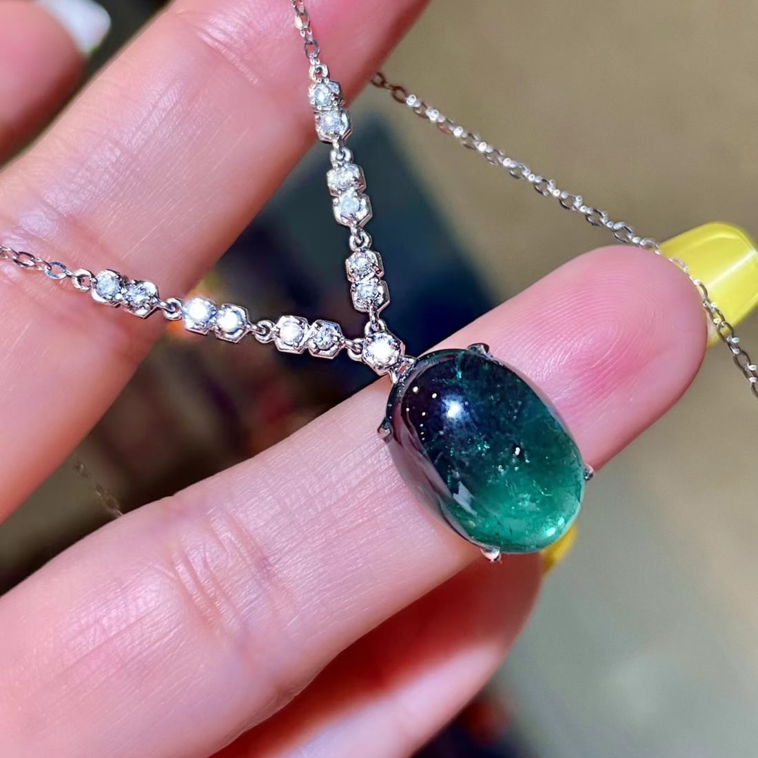 14k Gold 11.53 Ctw Natural Emerald & Diamond Necklace - 2