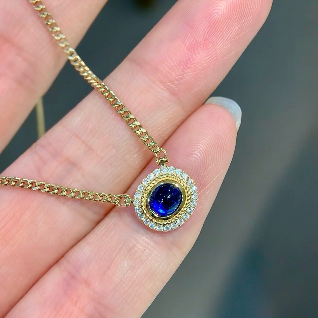 14k Gold 0.79 Ctw Vivid Blue Natural Sapphire & Diamond Necklace - 4