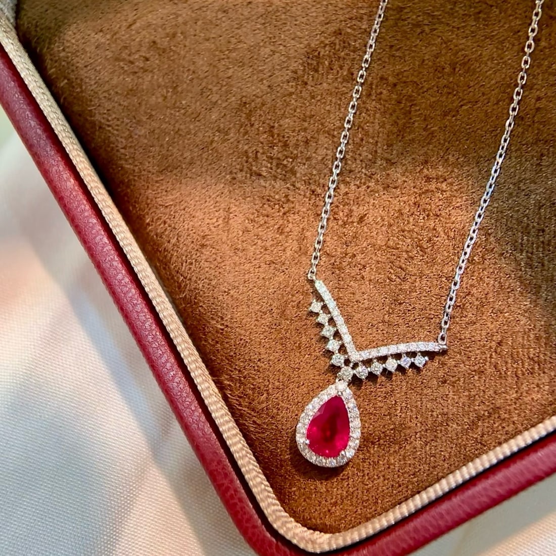 14k Gold 0.81 Ctw Vivid Red Natural Ruby & Diamond Necklace - 3