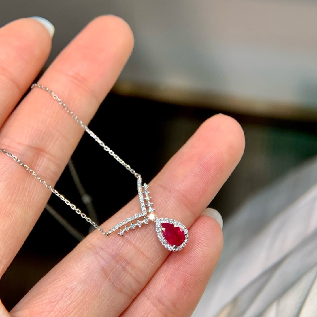 14k Gold 0.81 Ctw Vivid Red Natural Ruby & Diamond Necklace - 4