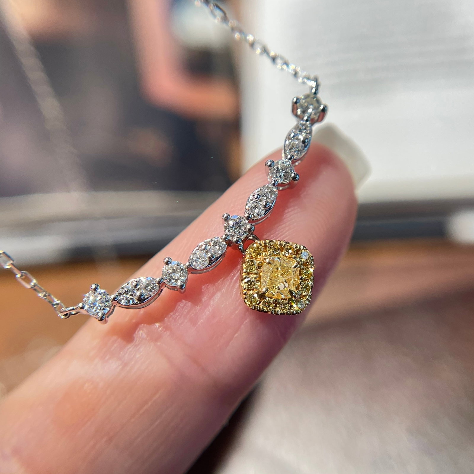 14k Gold 0.42 Ctw Natural Yellow Diamond & Diamond Necklace - 3