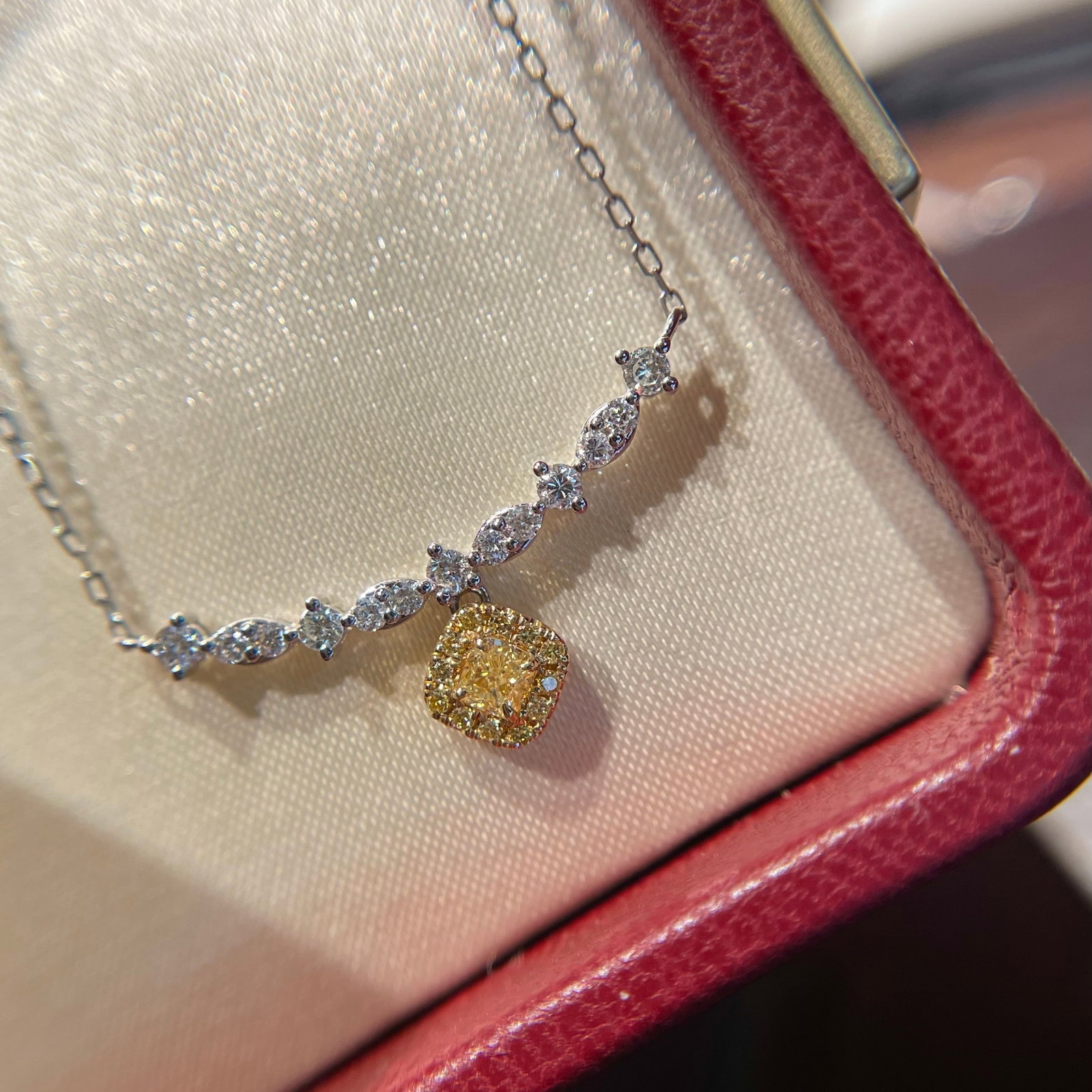 14k Gold 0.42 Ctw Natural Yellow Diamond & Diamond Necklace - 5