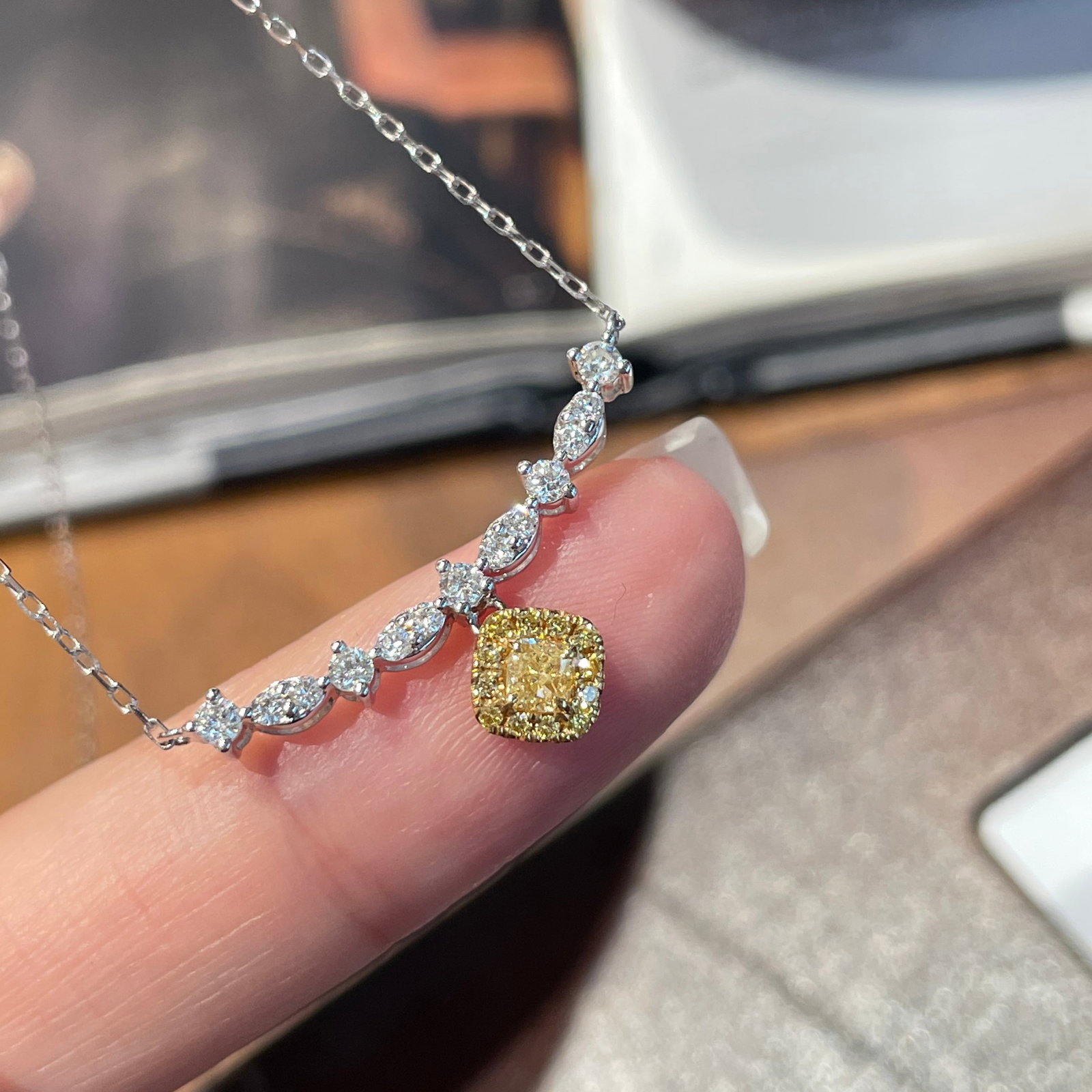 14k Gold 0.42 Ctw Natural Yellow Diamond & Diamond Necklace - 6