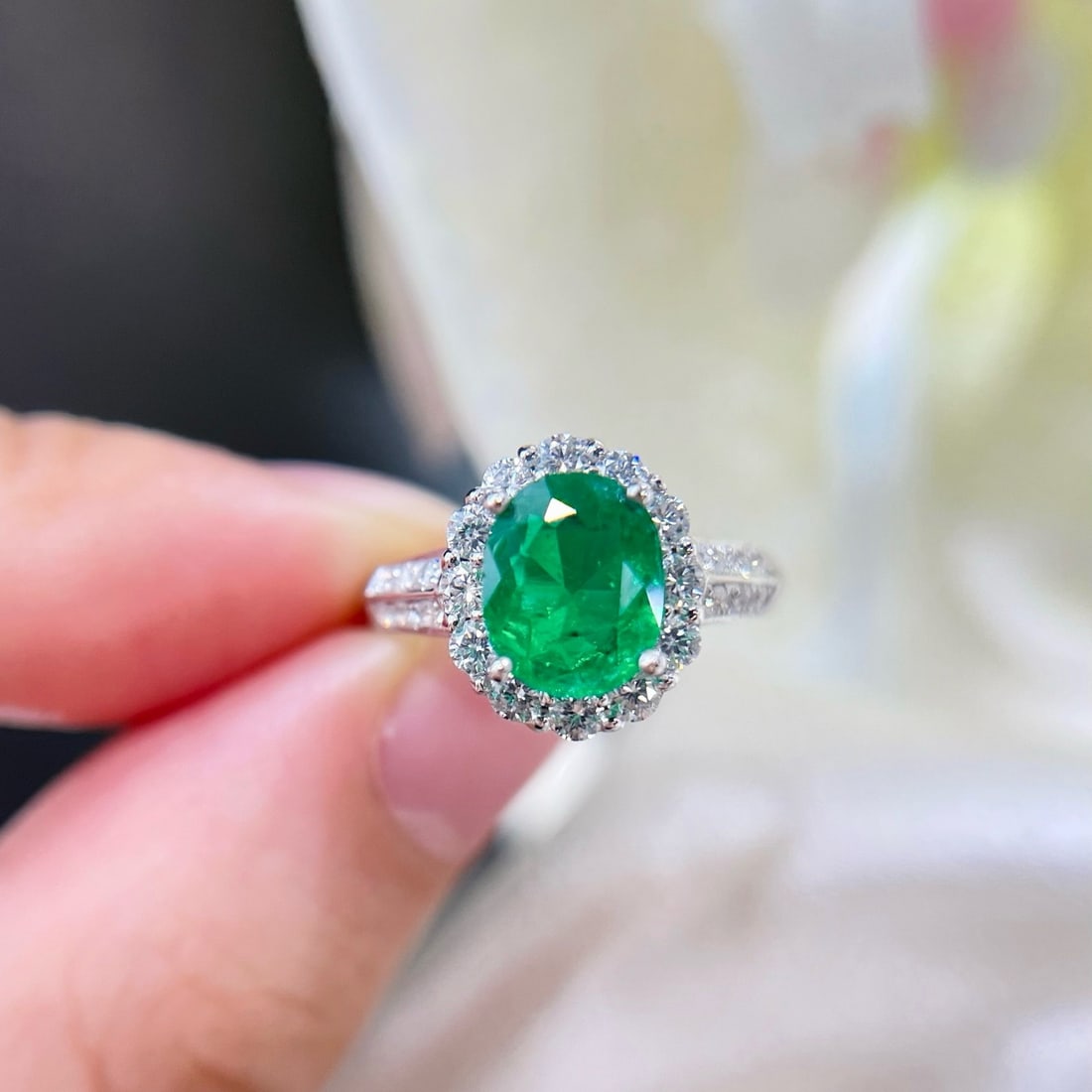 14k Gold 1.93 Ctw Vivid Green Natural Emerald & Diamond Ring - 2