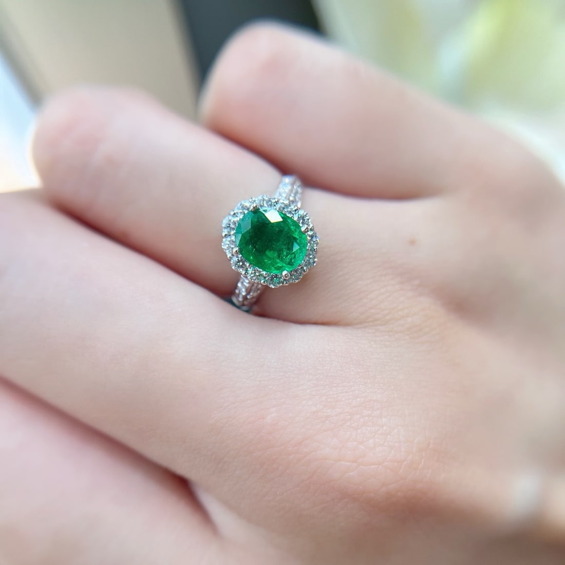 14k Gold 1.93 Ctw Vivid Green Natural Emerald & Diamond Ring - 3