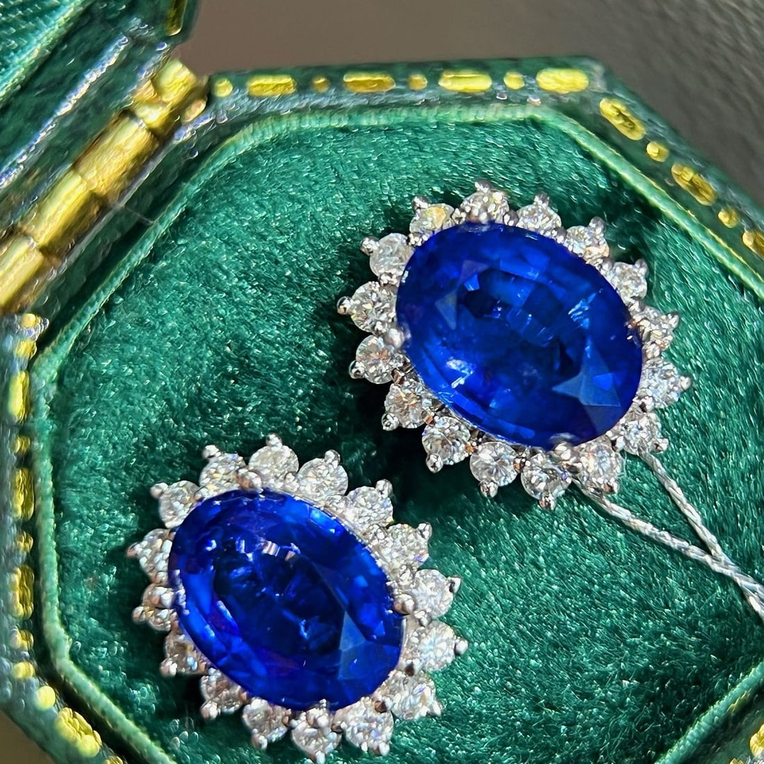 14k Gold 3.36 Ctw Natural Sapphire & Diamond Earrings: Ref:231170321 // gold content:14k gold // main gemstone:sapphire // shape:oval // carat weight:2. 88ct // color:royal blue // treatment:natural // // adjacent gemstone 2 : diamond // shape:round //