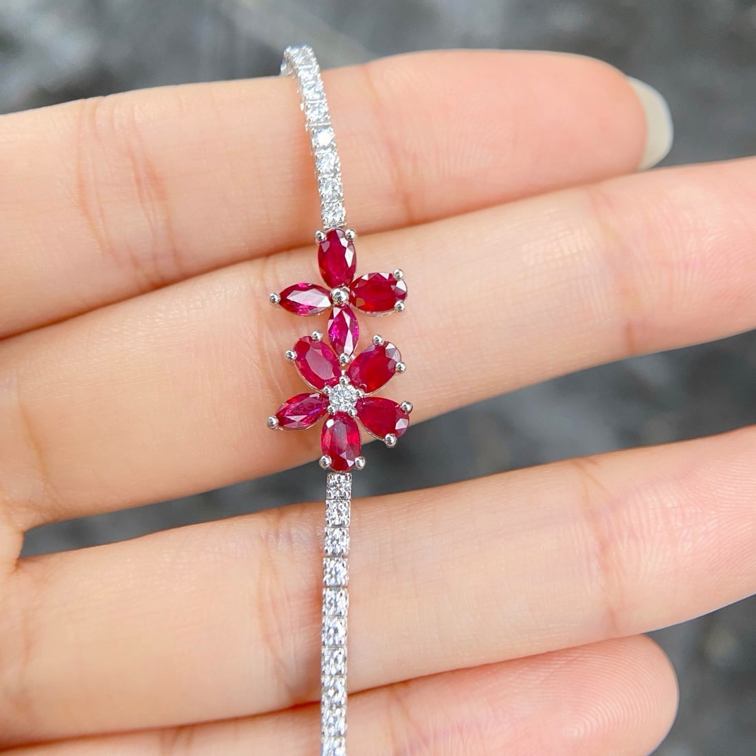 14k Gold 3.73 Ctw Natural Ruby & Diamond Bracelet: Ref:231170332 // gold content:14k gold // main gemstone:ruby // shape:multiple // carat weight:2. 19ct // color:red // treatment:natural // // adjacent gemstone 2 : diamond // shape:round // carat