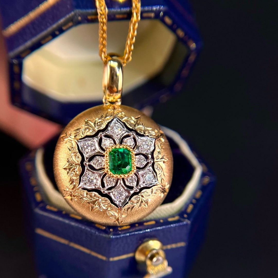 14k Gold 0.33 Ctw Vivid Green Natural Emerald & Diamond Pendant( Without Chain ): Ref:231170342 // gold content:14k gold // main gemstone:emerald // shape:octagonal // carat weight:0. 21ct // color:vivid green // treatment:natural // // adjacent gemstone 2 : diamond // shape:round