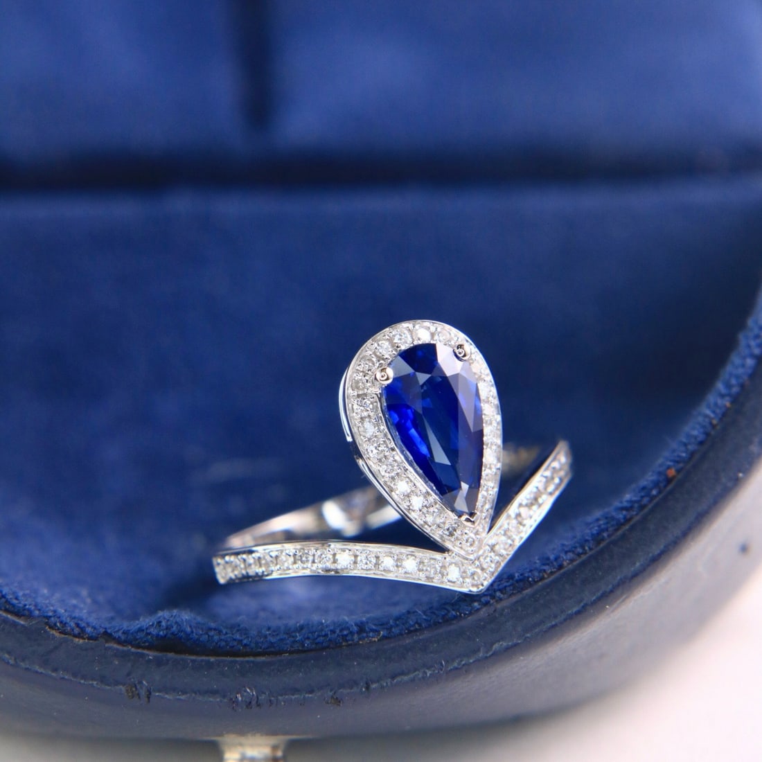 14k Gold 1.23 Ctw Vivid Blue Natural Sapphire & Diamond Ring - 2