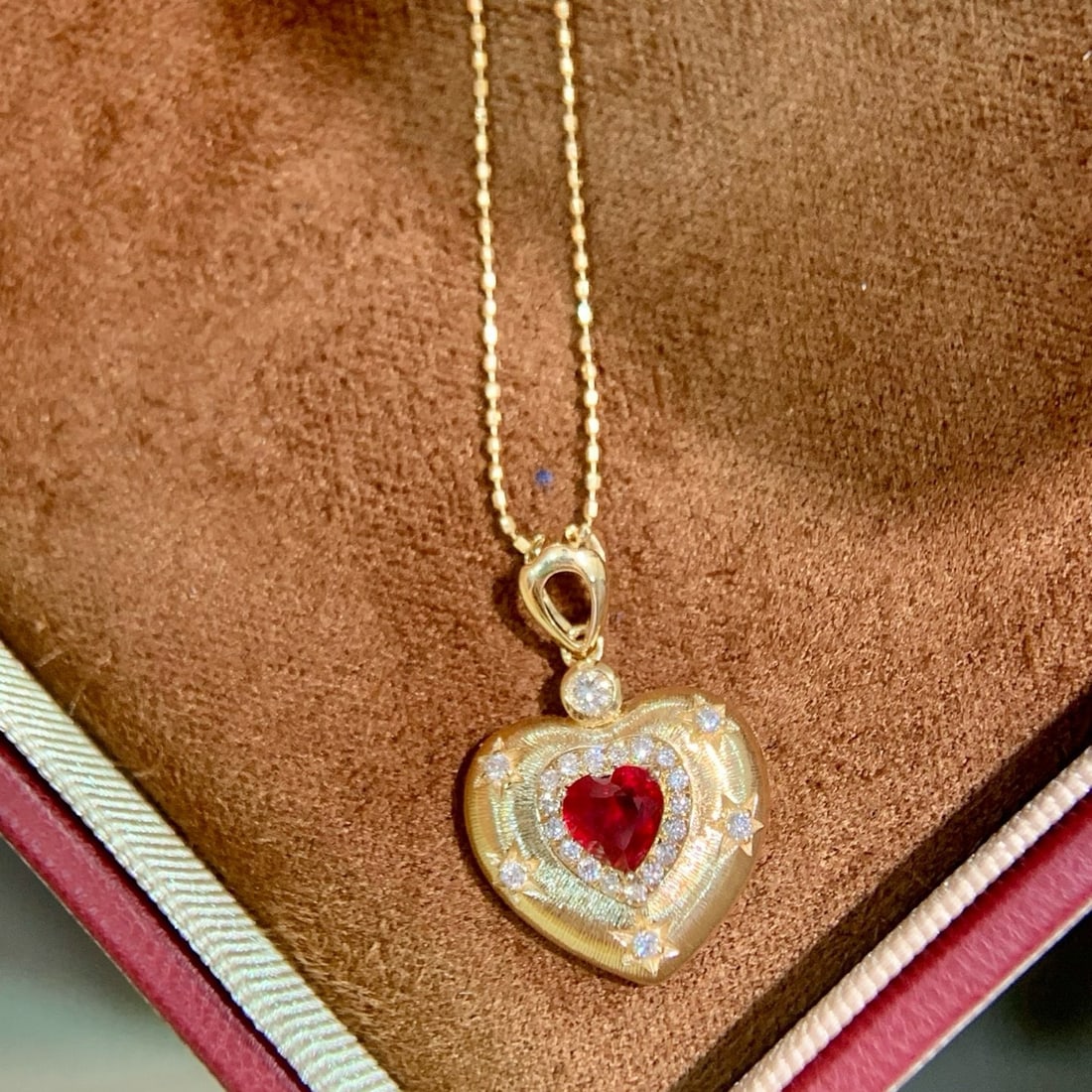 14k Gold 0.70 Ctw Vivid Red Natural Ruby & Diamond Pendant( Without Chain ): Ref:231170359 // gold content:14k gold // main gemstone:ruby // shape:heart // carat weight:0. 55ct // color:vivid red // treatment:natural // // adjacent gemstone 2 : diamond // shape:round // carat