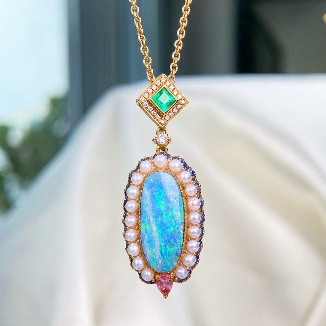 14k Gold 4.30 Ct Natural Opal & Diamond Pendant( Without Chain ): Ref:231170364 // gold content:14k gold // main gemstone:opal // shape:oval // carat weight:4. 30ct // color:color // treatment:natural // // adjacent gemstone 2 : diamond // shape:round // clarity gra