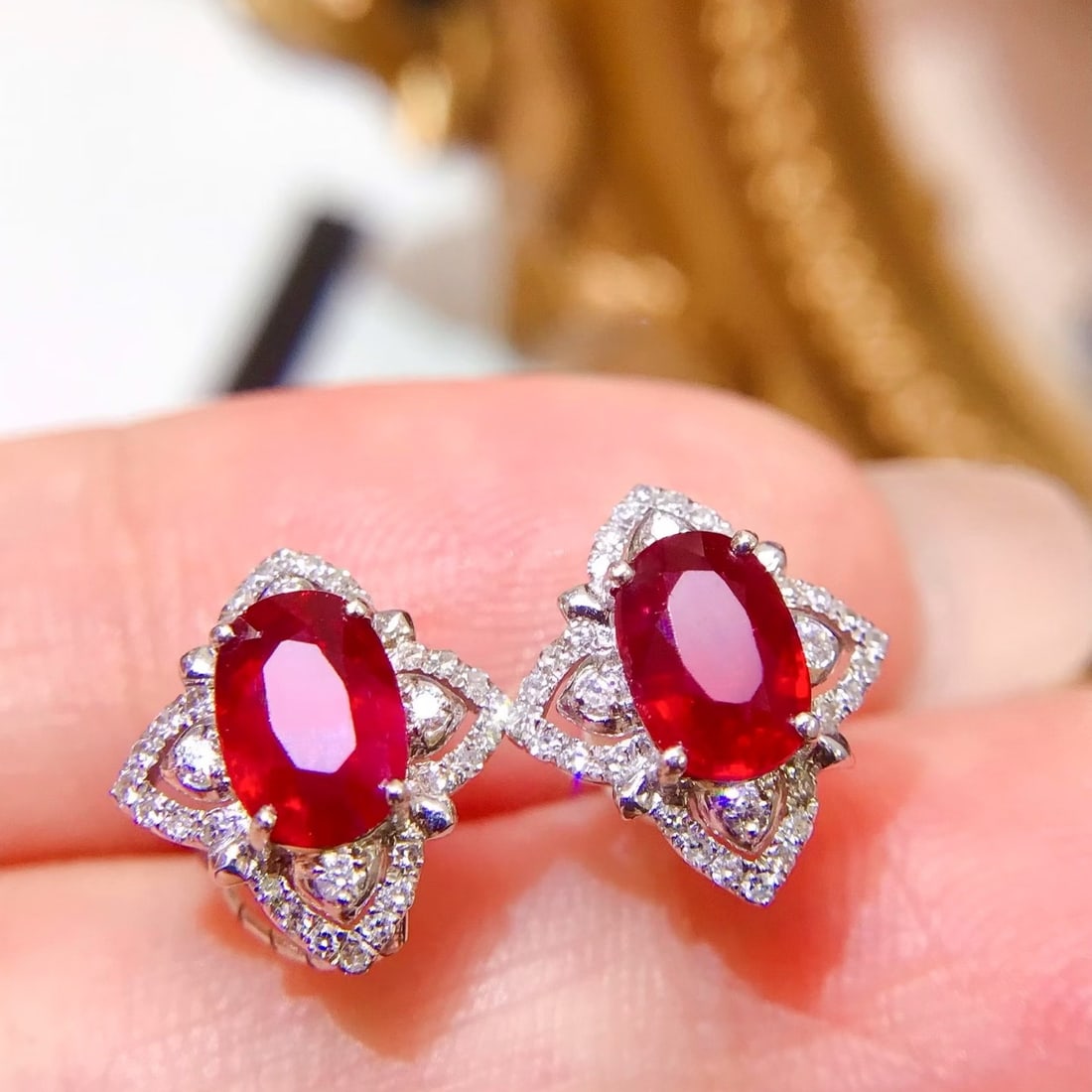 14k Gold 1.93 Ctw Natural Ruby & Diamond Earrings: Ref:231170365 // gold content:14k gold // main gemstone:ruby // shape:oval // carat weight:1. 6ct // color:red // treatment:natural // // adjacent gemstone 2 : diamond // shape:round // carat