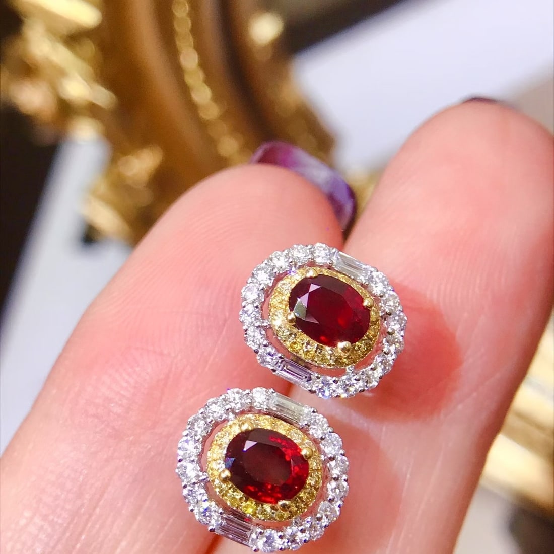 14k Gold 1.71 Ctw Natural Ruby & Diamond Earrings: Ref:231170371 // gold content:14k gold // main gemstone:ruby // shape:oval // carat weight:1ct // color:red // treatment:natural // // adjacent gemstone 2 : diamond // shape:multiple // carat weight:0