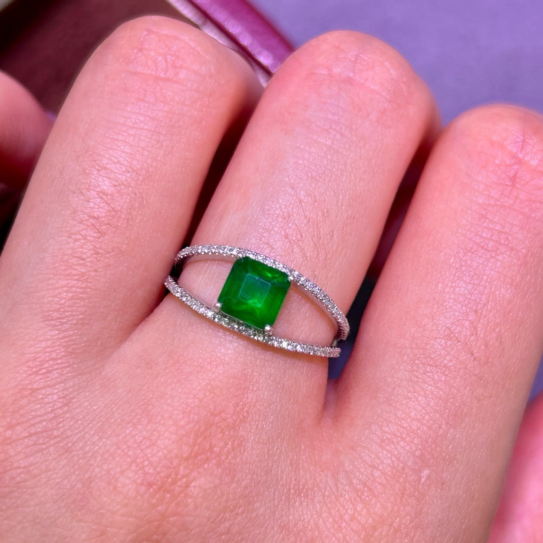 14k Gold 1.26 Ctw Vivid Green Natural Emerald & Diamond Ring - 4