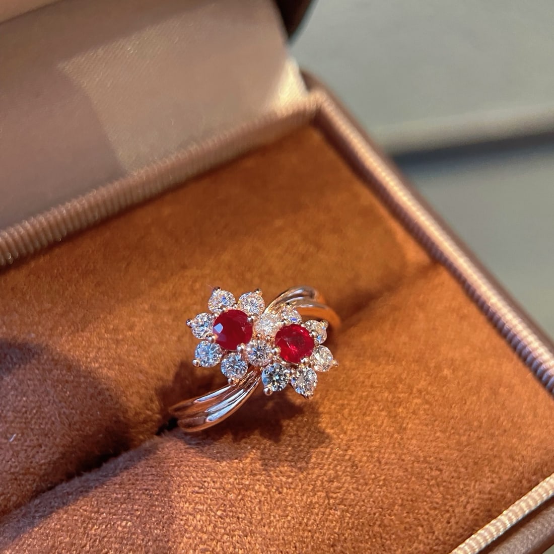 14k Gold 1.17 Ctw Vivid Red Natural Ruby & Diamond Ring: Ref:231170375 // gold content:14k gold // ring size:7. 25us // // main gemstone:ruby // shape:round // carat weight:0. 48ct // color:vivid red // treatment:natural // cut grade:g // // adjacent