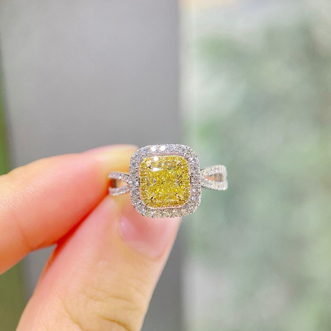 14k Gold 1.55 Ctw Natural Yellow Diamond & Diamond Ring: Ref:231170383 // gold content:14k gold // ring size:7. 25us // // main gemstone:yellow diamond // shape:cushion // carat weight:1. 01ct // color:yellow // treatment:natural // // adjacent gemstone 2