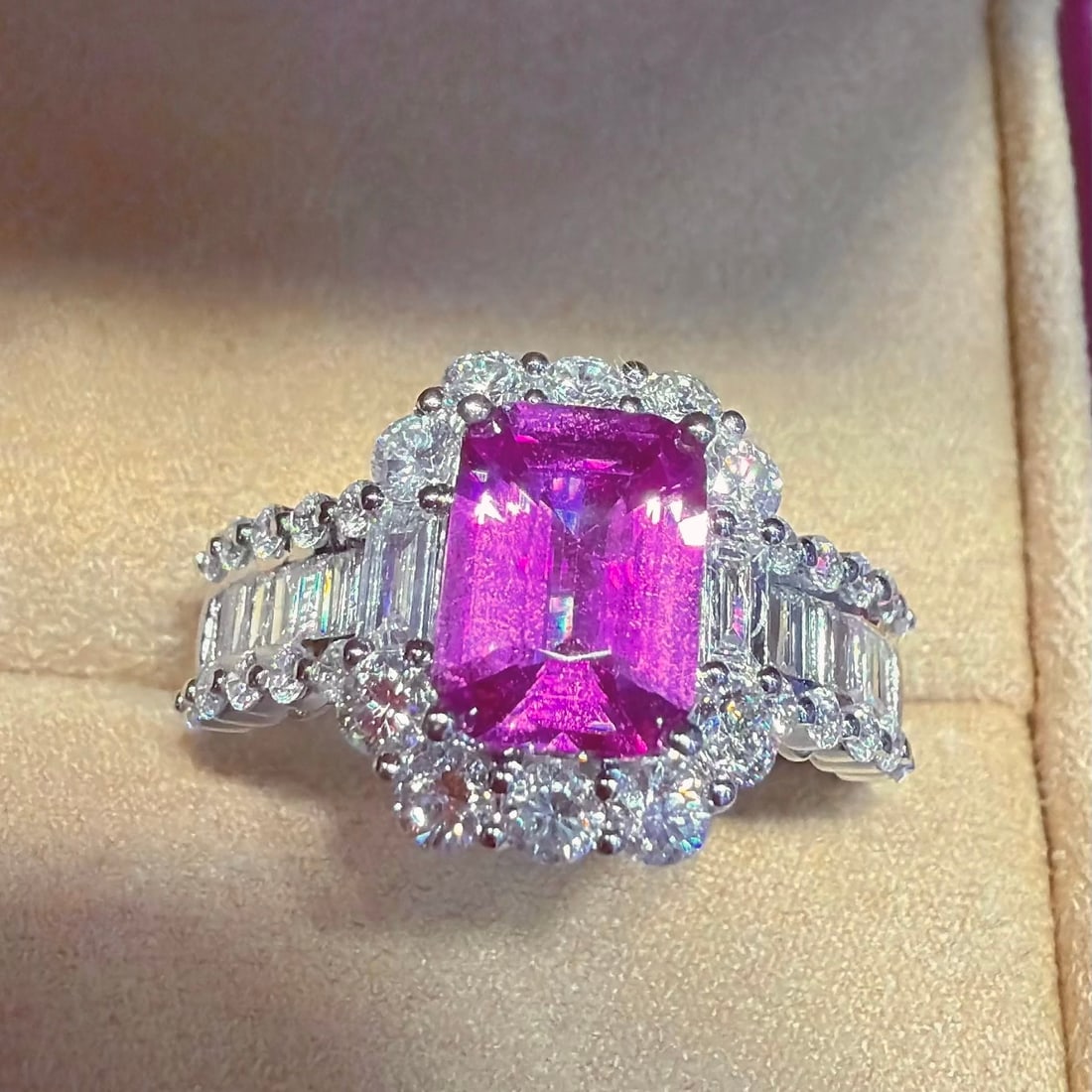 14k Gold 2.56 Ctw Natural Sapphire & Diamond Ring: Ref:231170387 // gold content:14k gold // ring size:7. 25us // // main gemstone:sapphire // shape:octagonal // carat weight:1. 53ct // color:purple // treatment:natural // // adjacent gemstone 2 : dia