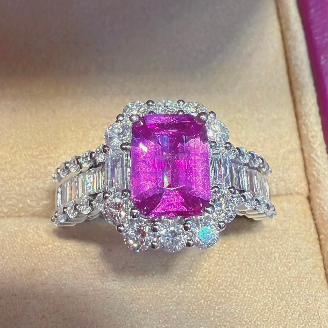 14k Gold 2.56 Ctw Natural Sapphire & Diamond Ring - 3