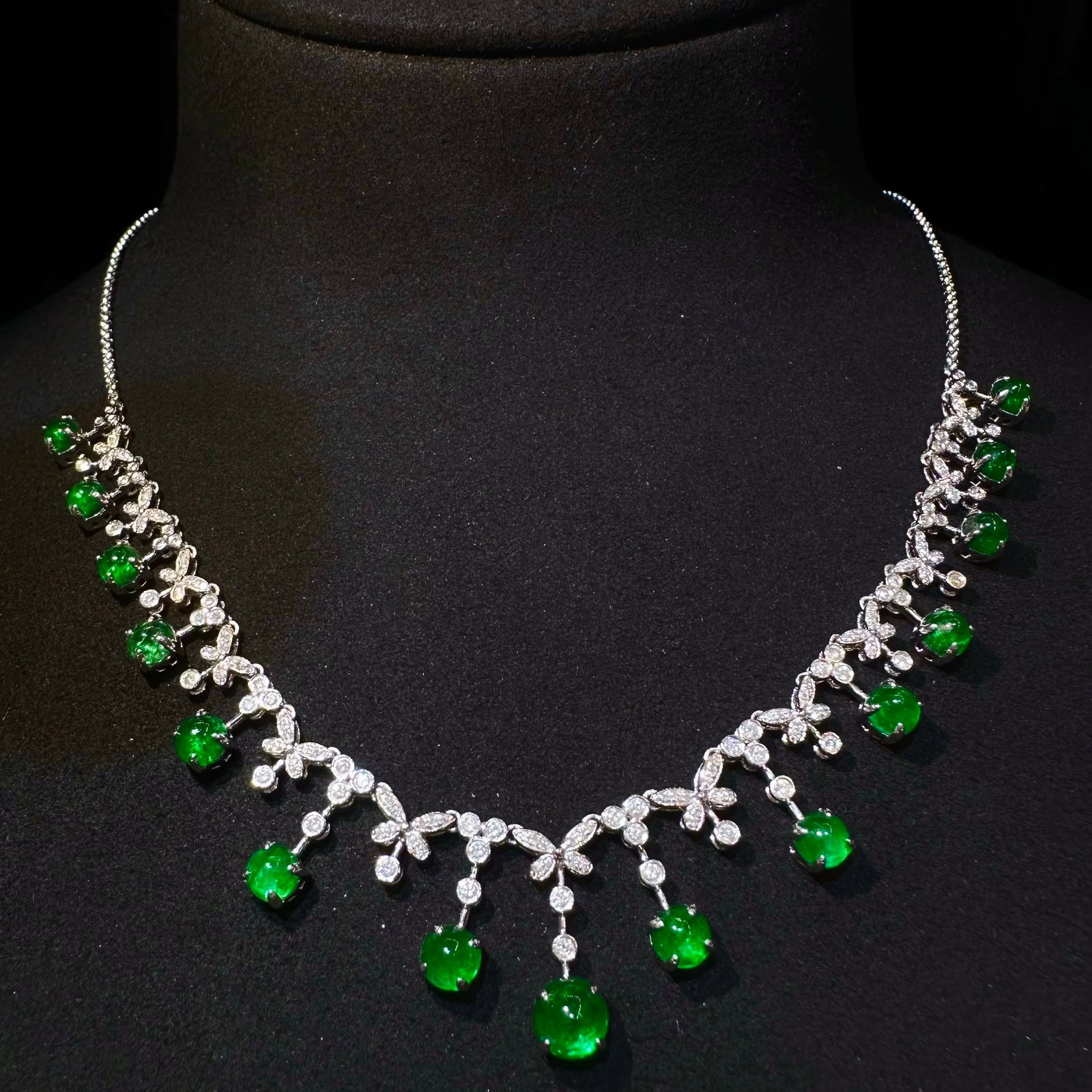14k Gold 6.0 Ctw Vivid Green Natural Emerald & Diamond Necklace (1 of 5)