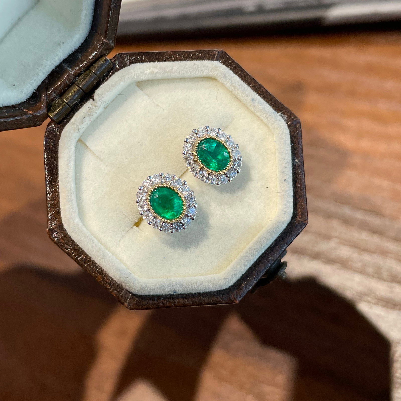 14k Gold 0.40 Ct Vivid Green Natural Emerald & Diamond Earrings - 2