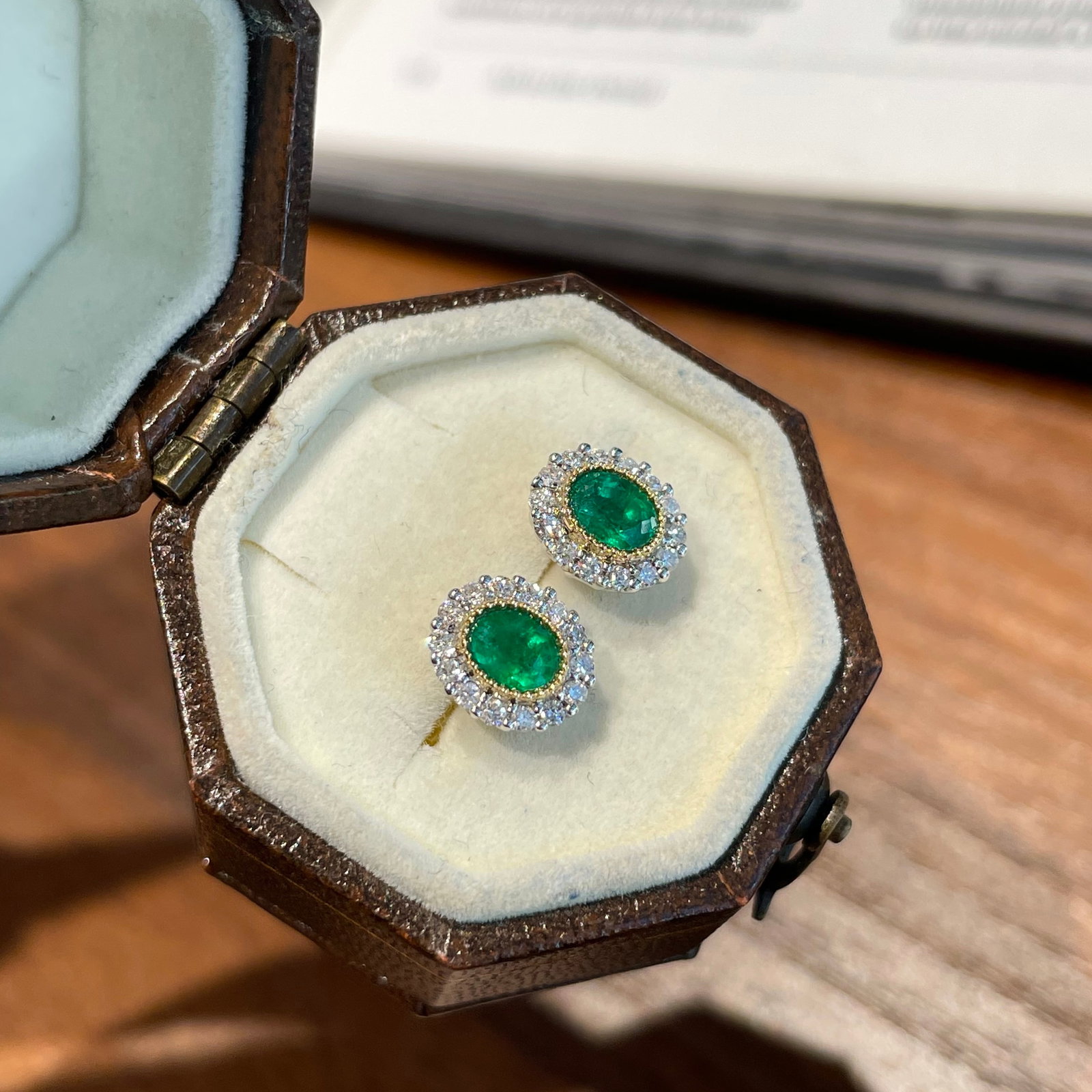 14k Gold 0.40 Ct Vivid Green Natural Emerald & Diamond Earrings - 3
