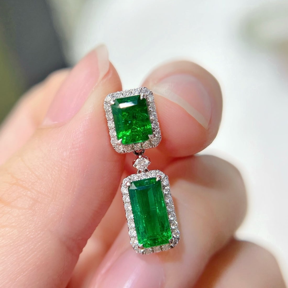 14k Gold 2.81 Ctw Vivid Green Natural Emerald & Diamond Pendant( Without Chain ) - 2