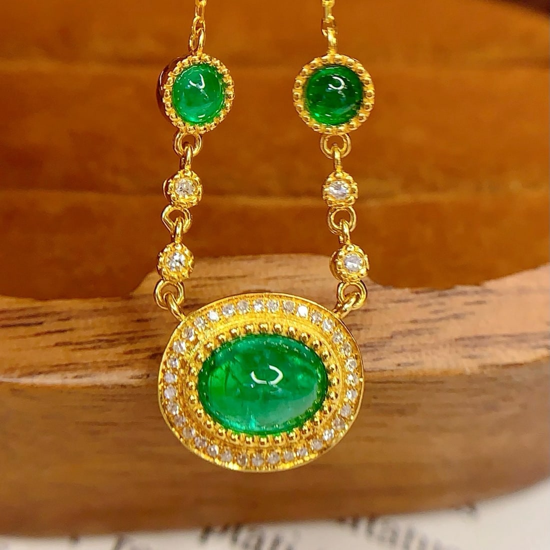 14k Gold 1.4 Ct Natural Emerald & Diamond Necklace - 3
