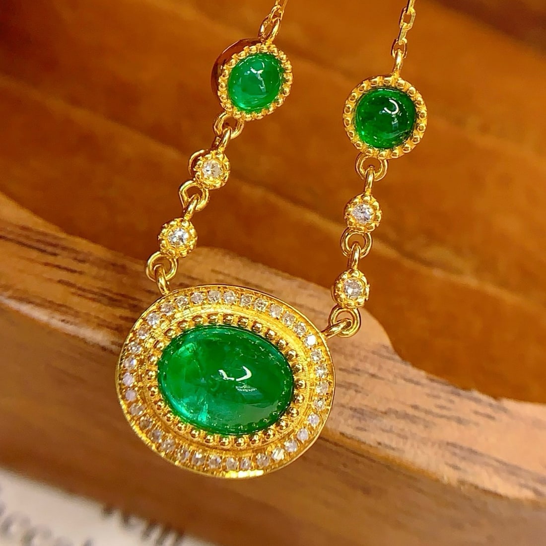 14k Gold 1.4 Ct Natural Emerald & Diamond Necklace - 4