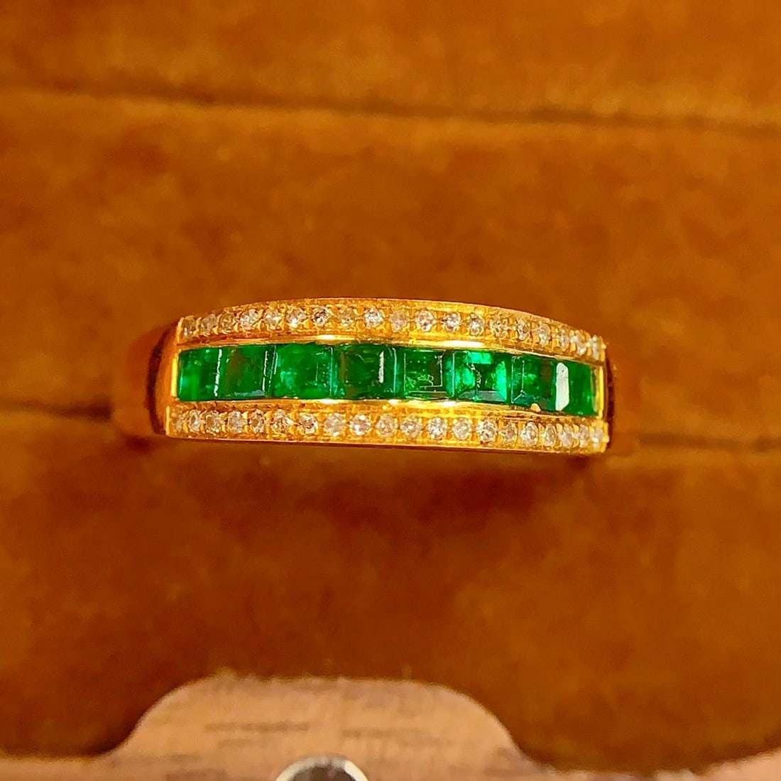 14k Gold 0.8 Ct Natural Emerald & Diamond Ring - 6