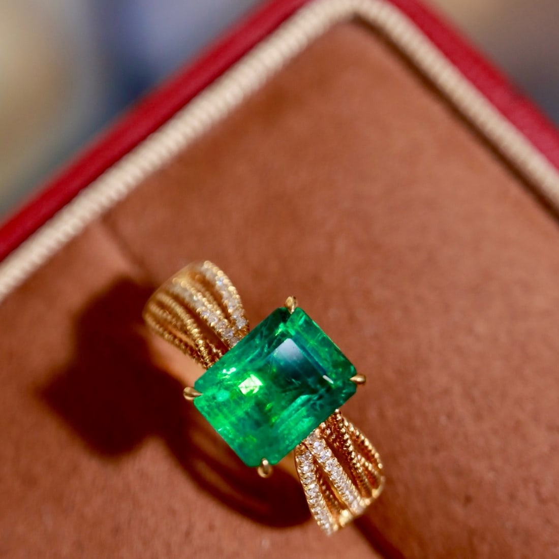 14k Gold 1.92 Ctw Vivid Green Natural Emerald & Diamond Ring - 2
