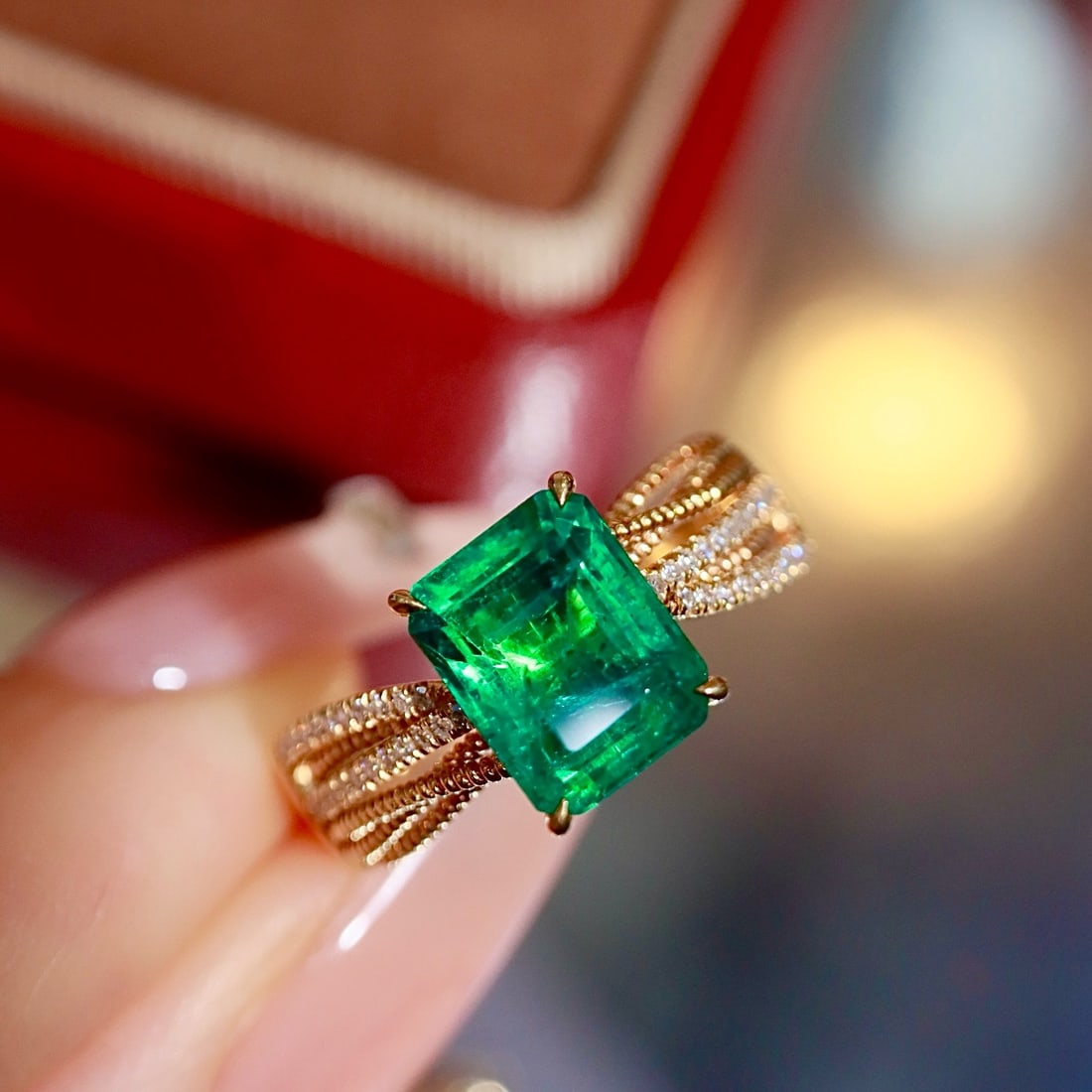 14k Gold 1.92 Ctw Vivid Green Natural Emerald & Diamond Ring - 3