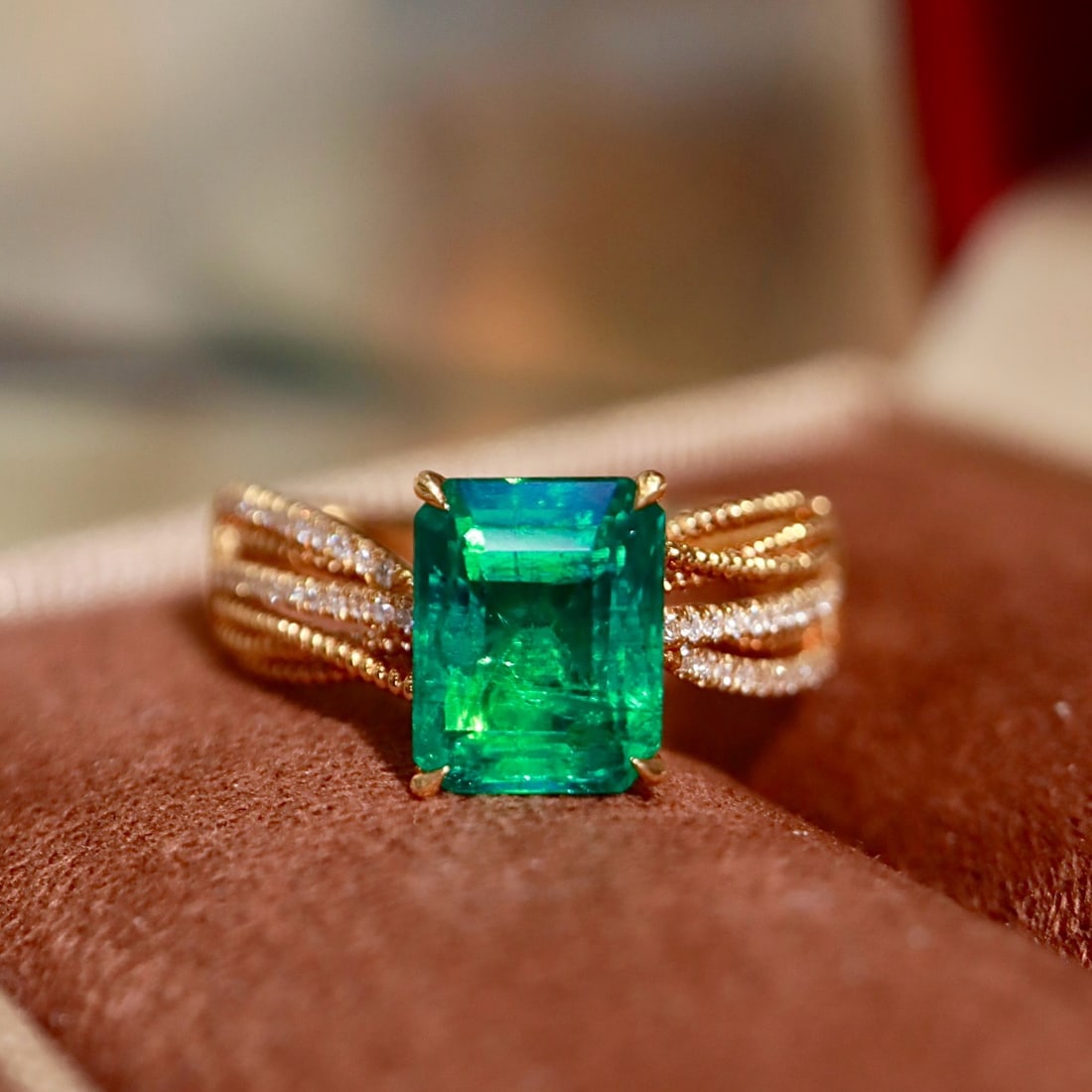 14k Gold 1.92 Ctw Vivid Green Natural Emerald & Diamond Ring - 5
