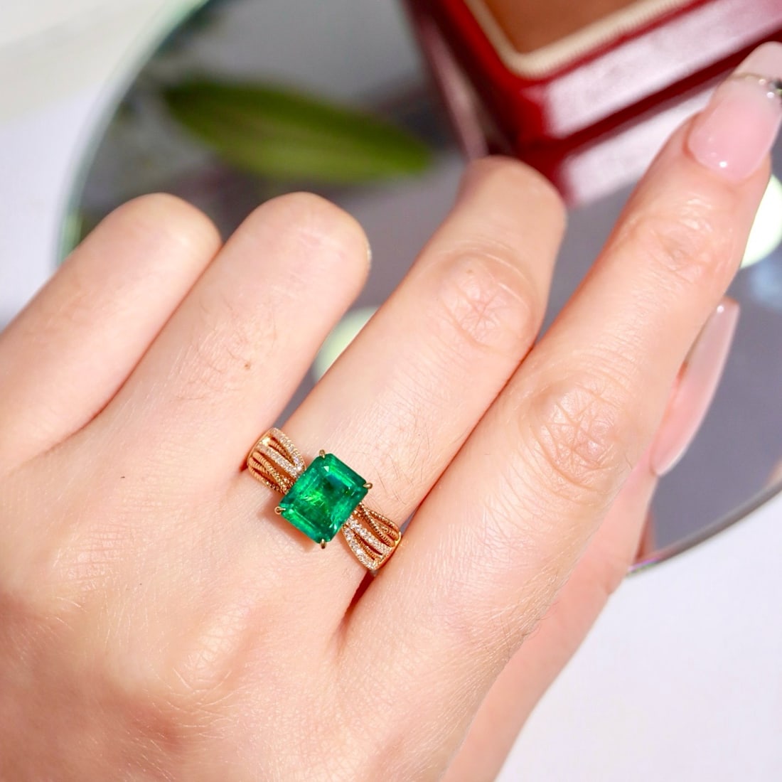 14k Gold 1.92 Ctw Vivid Green Natural Emerald & Diamond Ring - 8