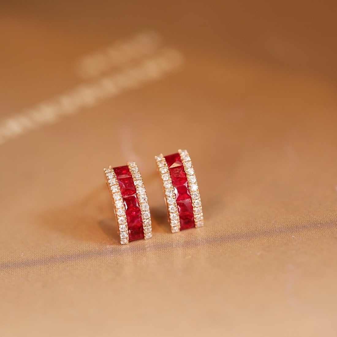 14k Gold 0.93 Ctw Vivid Red Natural Ruby & Diamond Earrings: Ref:231170425 // gold content:14k gold // main gemstone:ruby // shape:princess // carat weight:0. 75ct // color:vivid red // treatment:natural // // adjacent gemstone 2 : diamond // shape:round //
