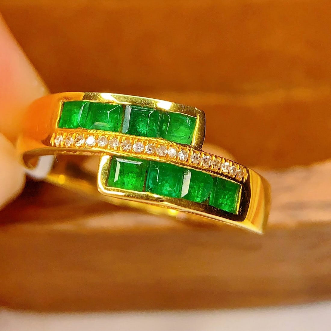 14k Gold 1.2 Ct Vivid Green Natural Emerald & Diamond Ring - 2